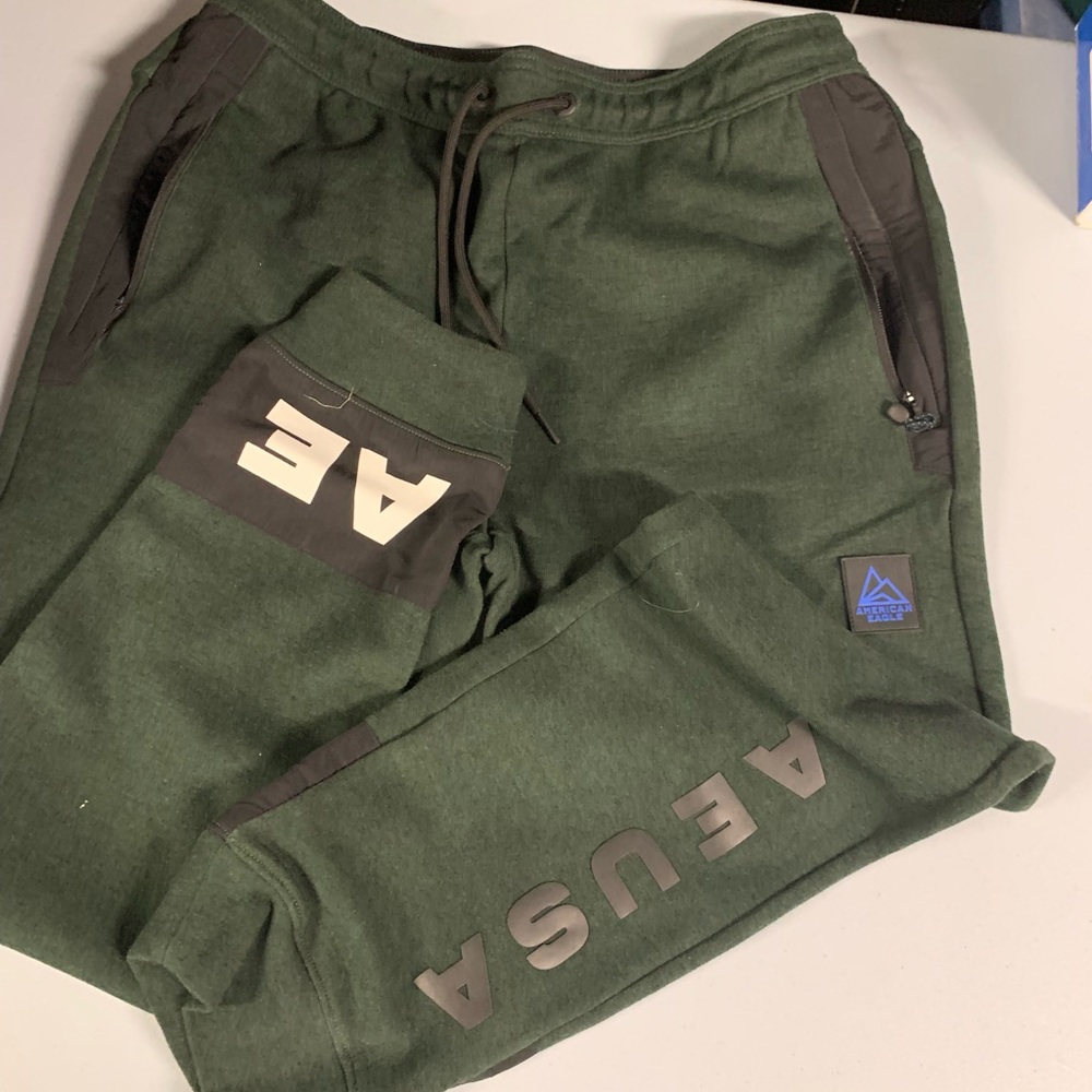 AMERICAN EAGLE JOGGERS